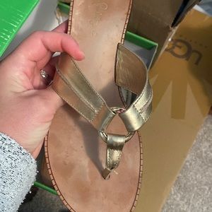 Lilly Pulitzer flip flops